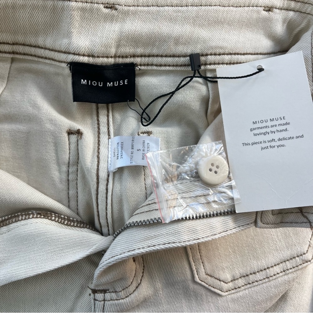 High-Waist Wide Leg Jeans in Beige - Women's Flare Jeans - Picture 3 of 14